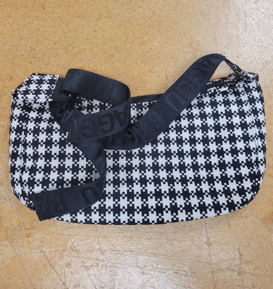 NWT BAGGU BLACK AND WHITE PIXEL GINGHAM MEDIUM CRESCENT BAG - Picture 2 of 5